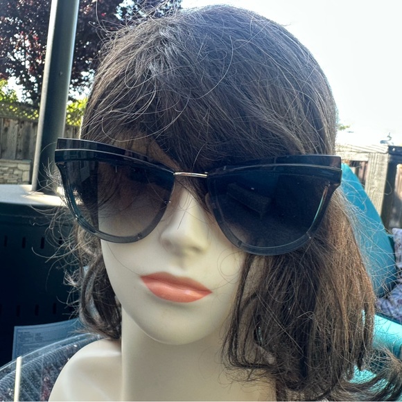 Prada sunglasses - Picture 8 of 12